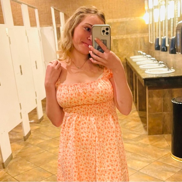 Meet your Posher, Isabella - Picture 2 of 2